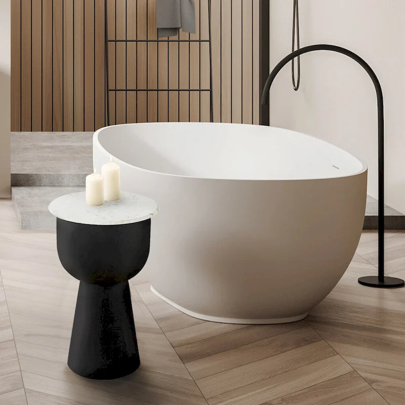 Tavolino laterale nero NILA con piano in marmo bianco, moderno accessorio per soggiorno e camera da letto