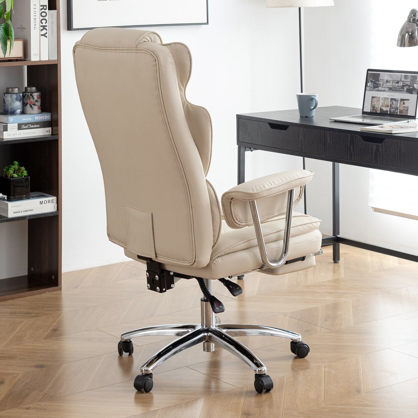 Poltrona reclinabile ergonomica da ufficio con schienale alto girevole a 360° in similpelle beige, supporto lombare, poggiapiedi, altezza regolabile