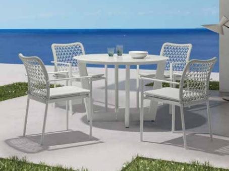 Tavolo da pranzo Amberly in grigio chiaro