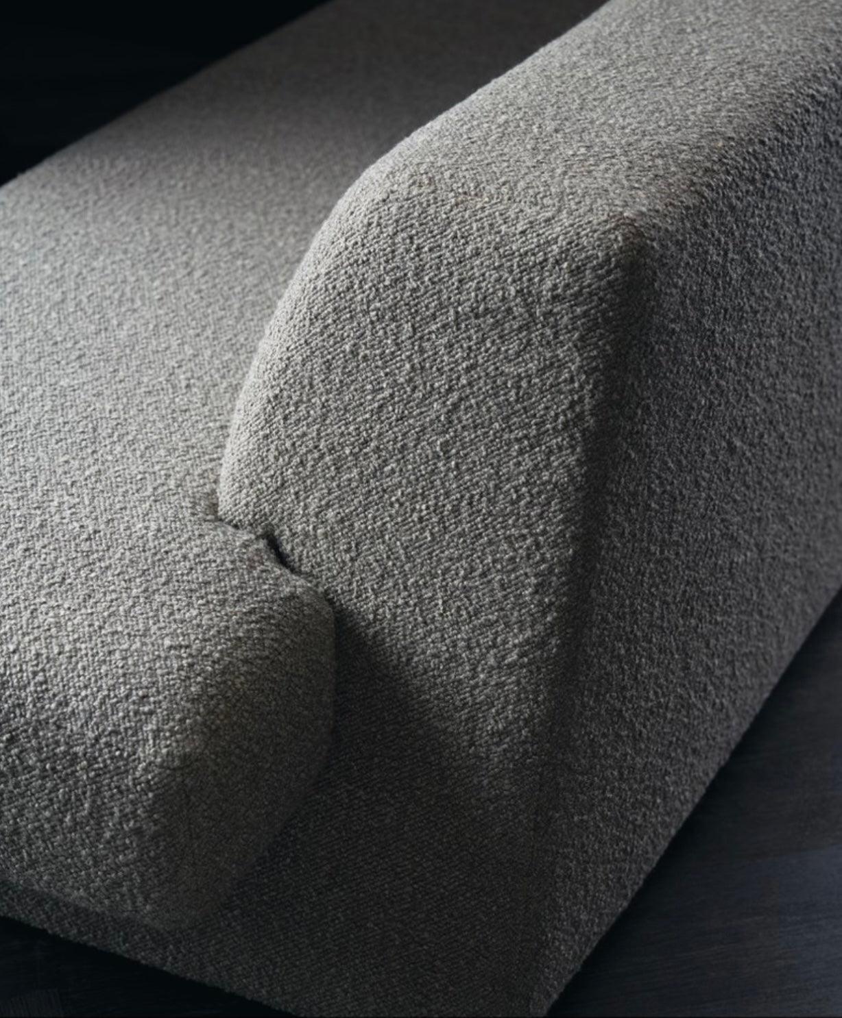 Divano moderno Cali da 93 pollici in tessuto bouclé grigio medio