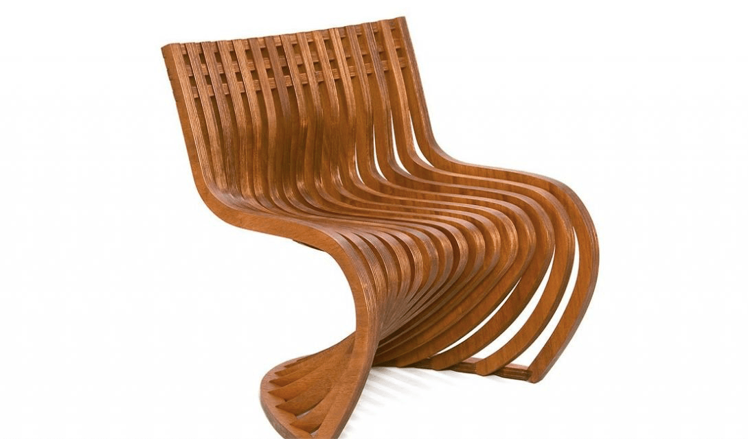 Poltrona in legno Pantosh