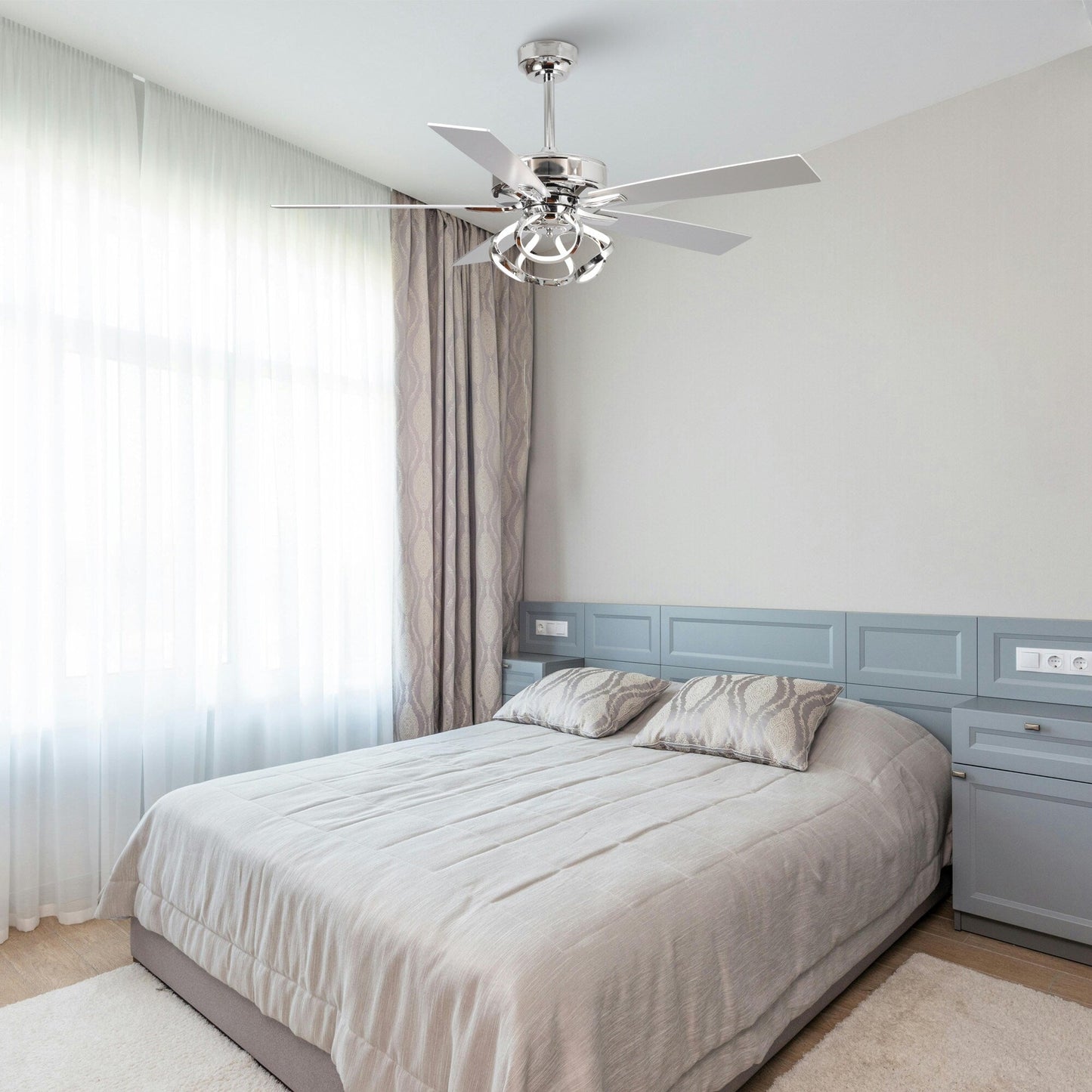 Ventilatore da soffitto moderno da interno cromato/nero da 52 pollici con telecomando e 5 pale reversibili