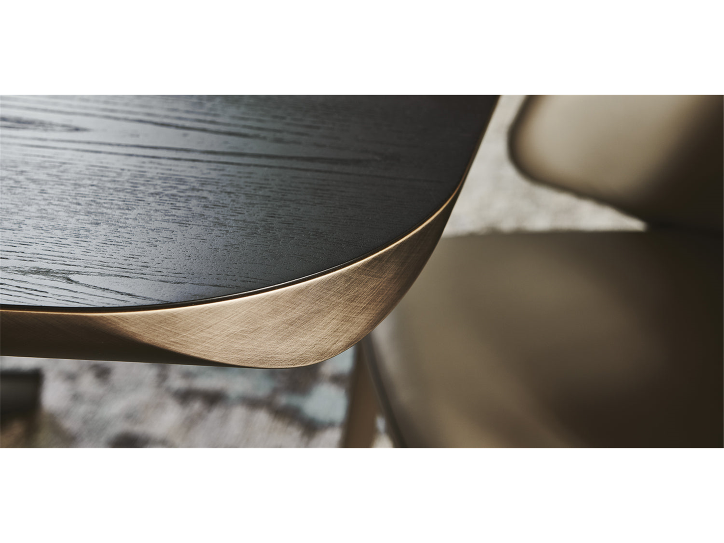 Tavolo da pranzo in legno piallato - 118W