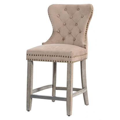 Sgabello da bar Carter 24 Wingback con borchie trapuntate e gambe grigio antico