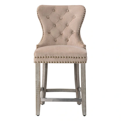 Sgabello da bar Carter 24 Wingback con borchie trapuntate e gambe grigio antico
