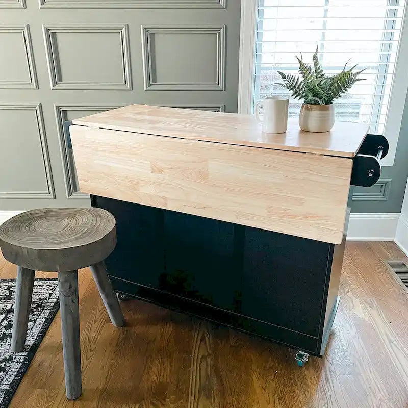 Carrello da cucina Sophia &amp; William con ribaltina e piano in legno di caucciù, carrello da cucina con ruote e ampio mobiletto portaoggetti