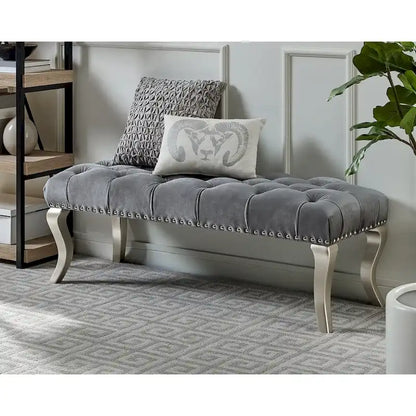 Panca con seduta imbottita trapuntata e finiture a borchie Maxem di Roundhill Furniture Decor