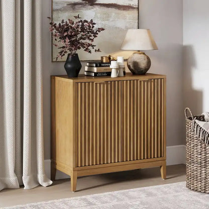 Credenza moderna Jasper, mobiletto da cucina con ante scanalate