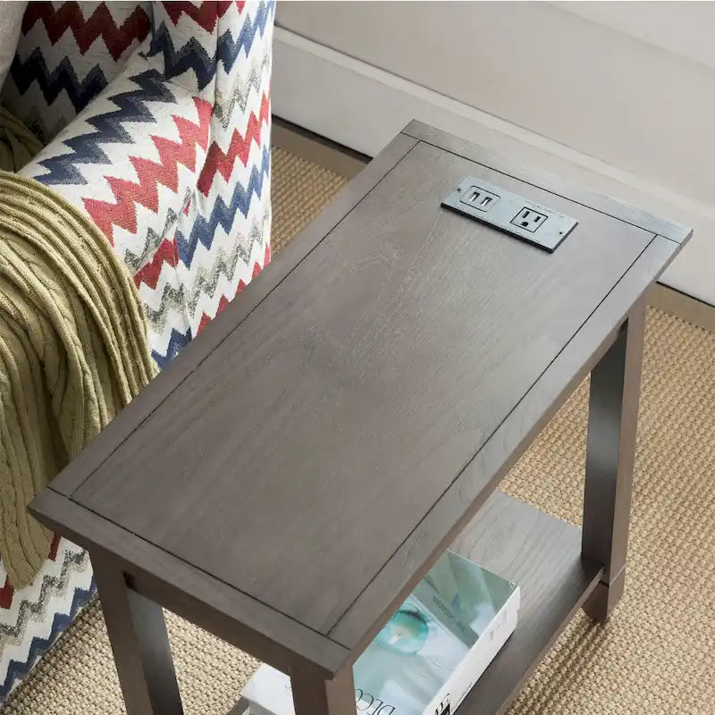 Tavolino laterale rustico in ardesia Leick Home con porta USB-C