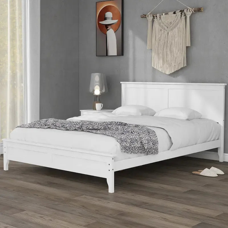 Letto moderno con piattaforma in legno massello