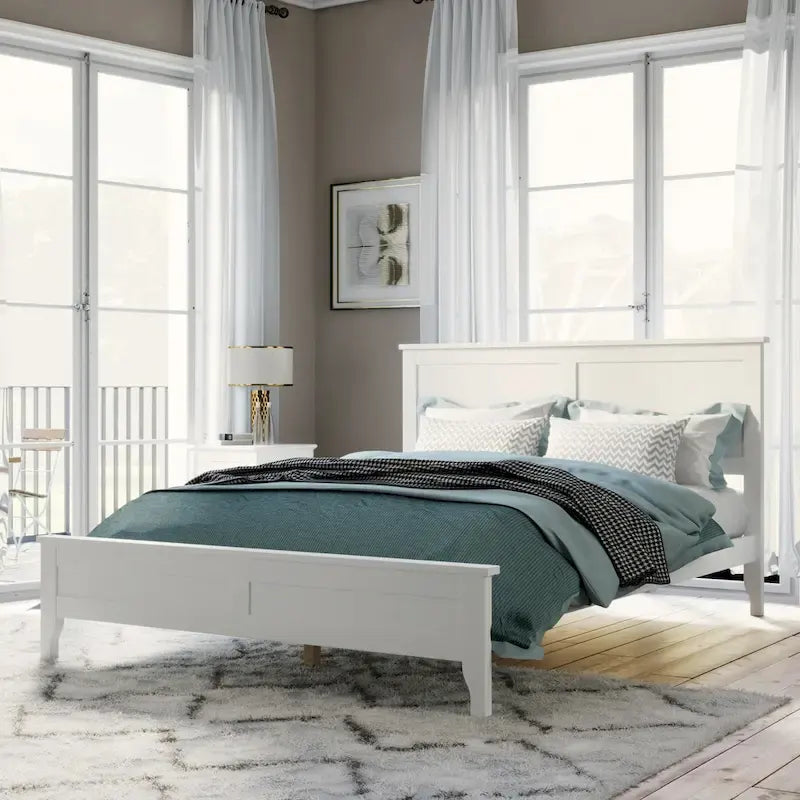 Letto moderno con piattaforma in legno massello