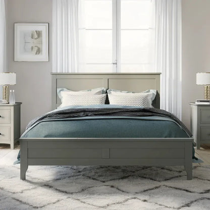 Letto moderno con piattaforma in legno massello