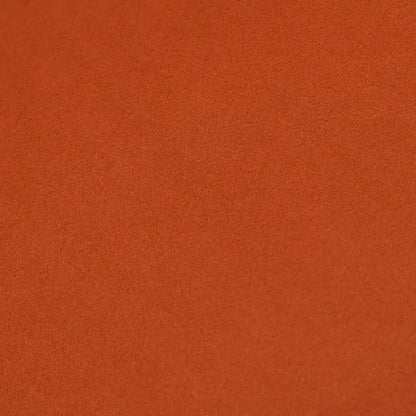 Poltrona contemporanea con struttura in legno di betulla e rivestimento in microfibra