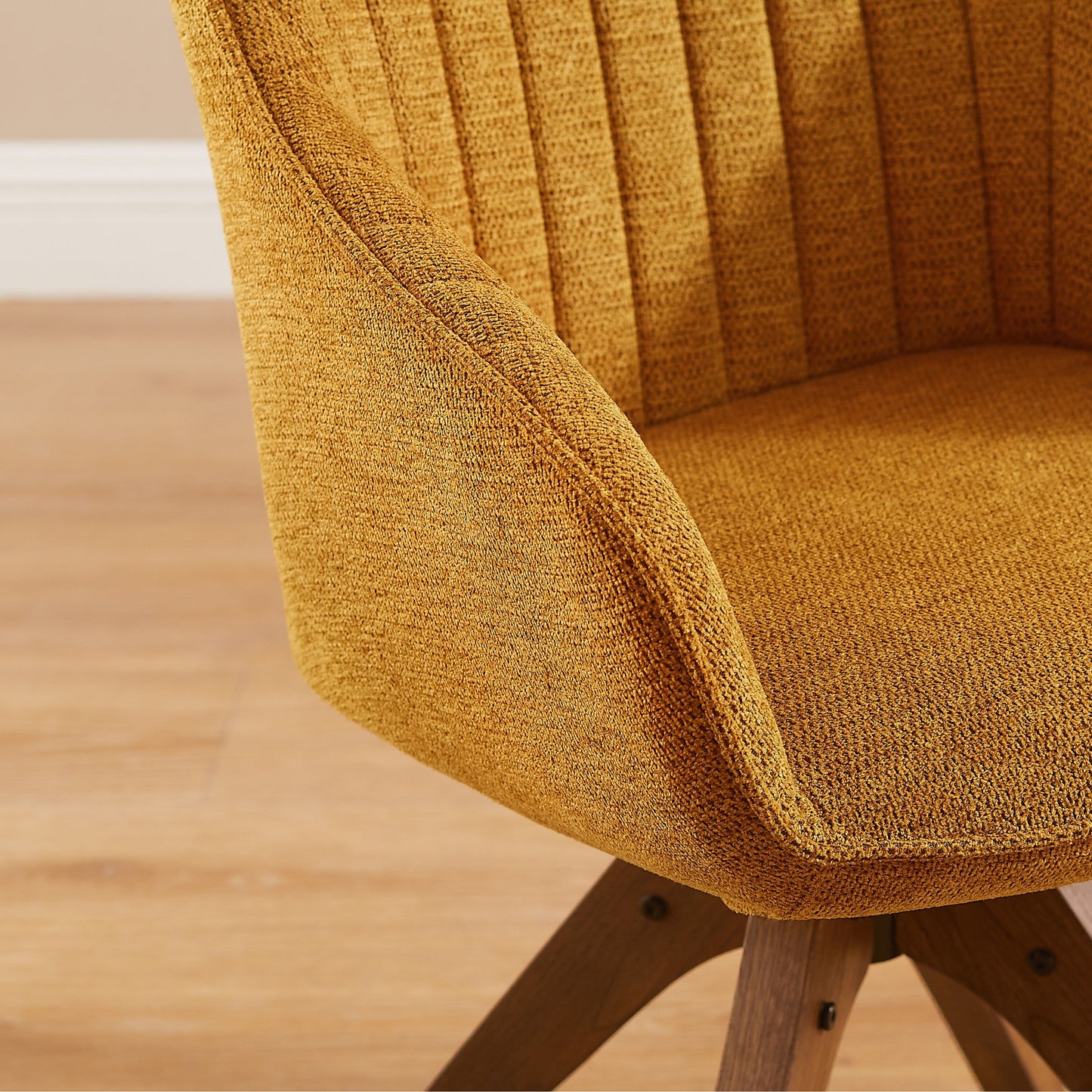 Poltrona girevole moderna Art Leon per ufficio domestico con gambe in legno