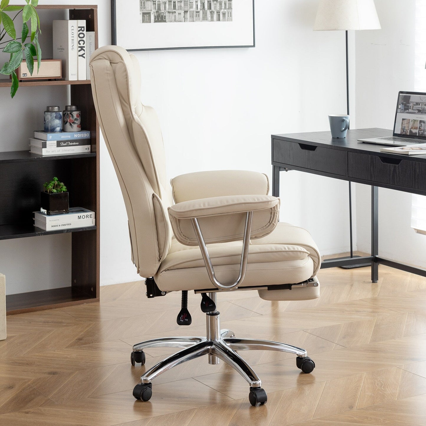 Poltrona reclinabile ergonomica da ufficio con schienale alto girevole a 360° in similpelle beige, supporto lombare, poggiapiedi, altezza regolabile