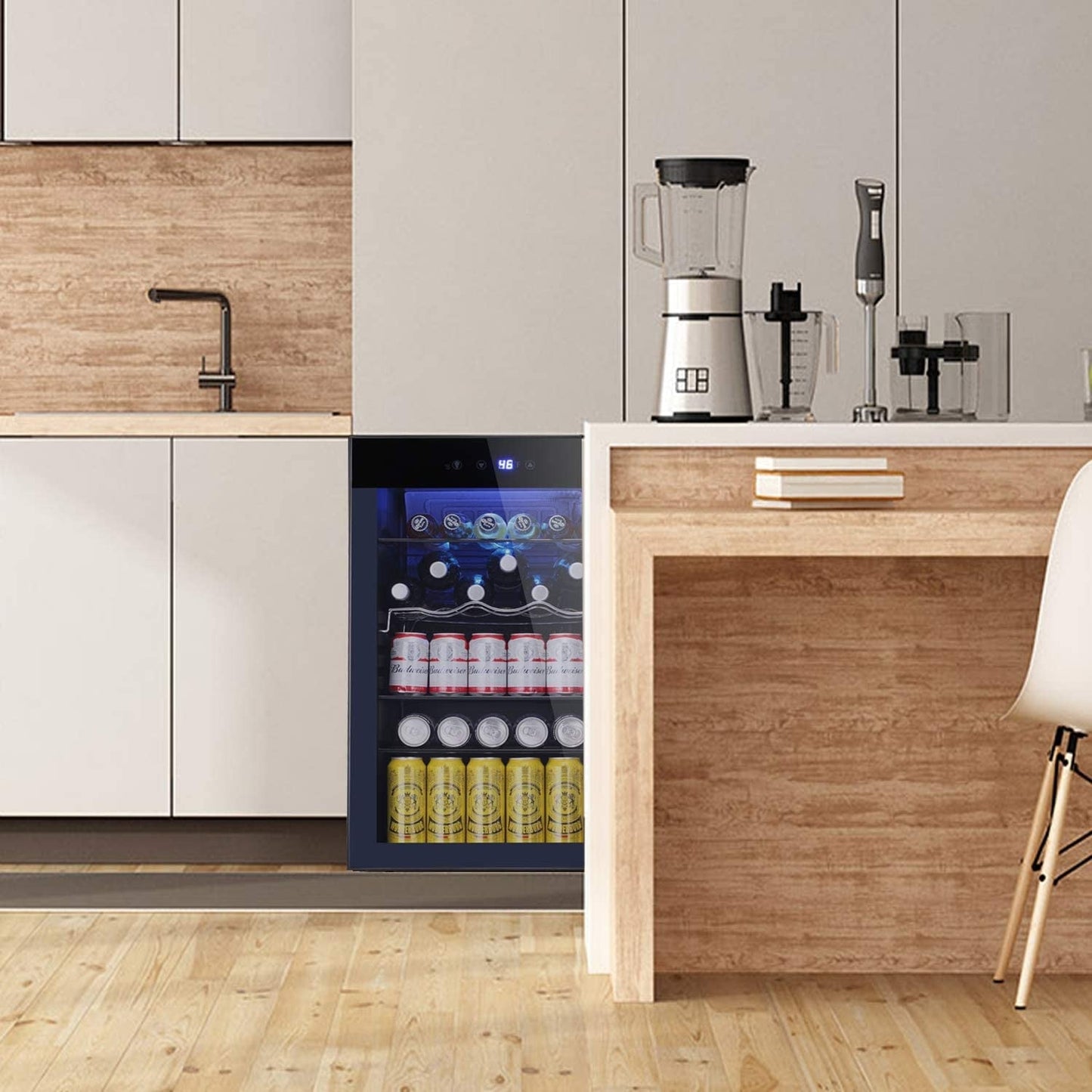 Cantinetta frigo da 4,4 piedi cubi con luci LED e pulsanti touch, ripiani rimovibili, meno di 38 dB
