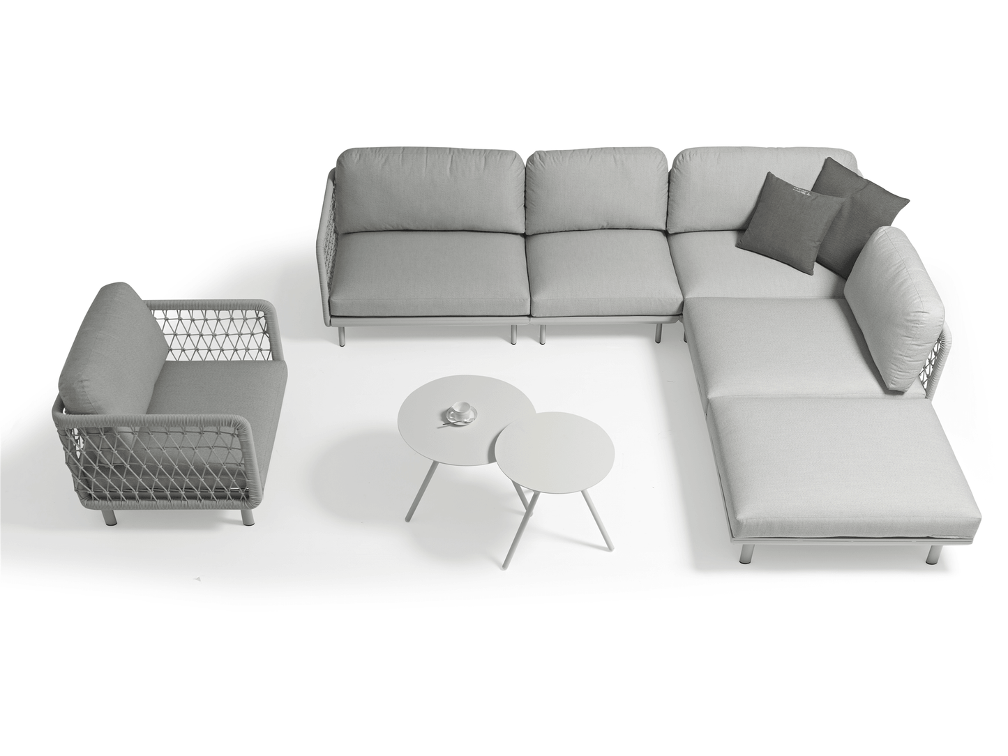 Poltrona Amberly Deep senza braccioli in grigio chiaro