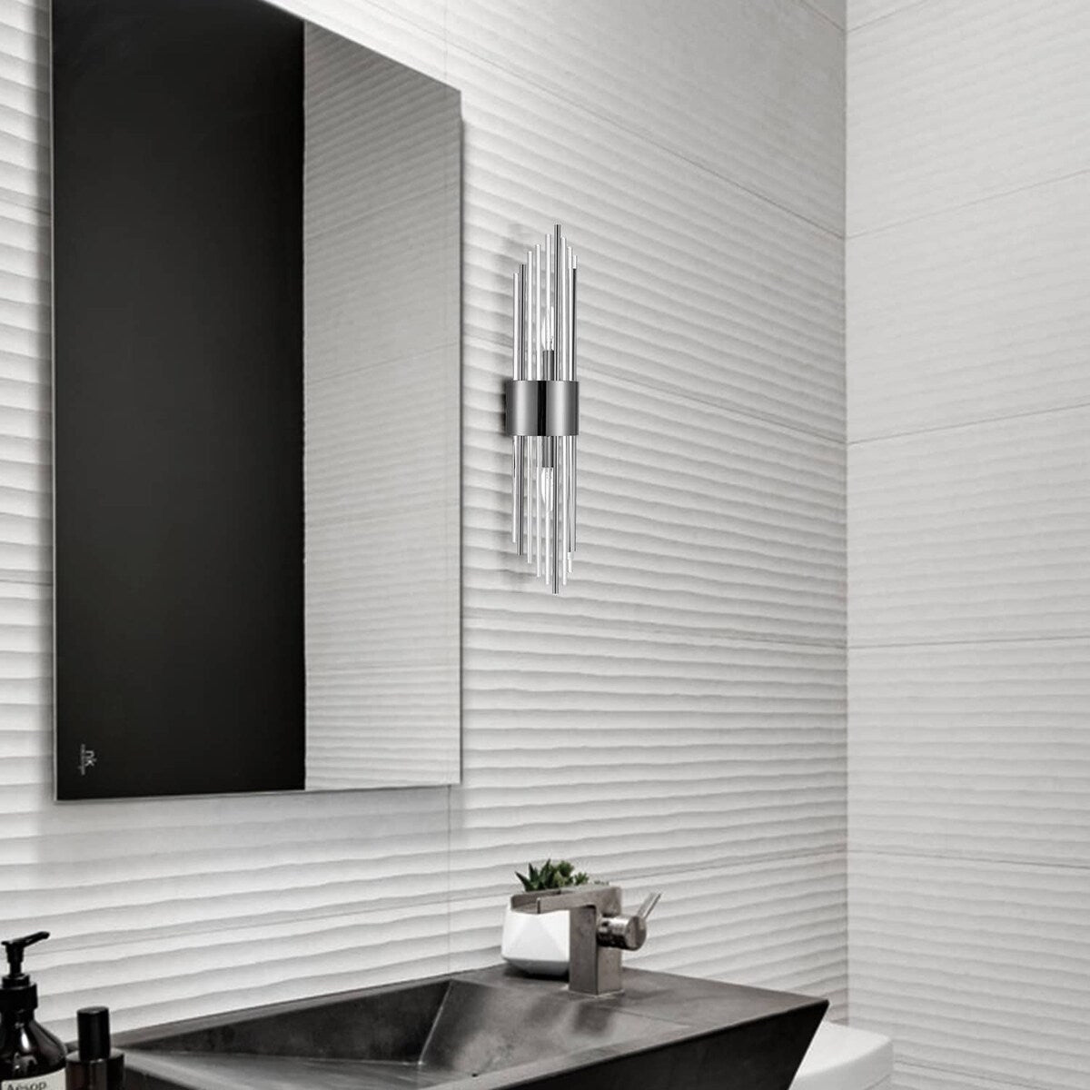 Applique da parete moderna in metallo Cabrera con bellissime aste in vetro trasparente per bagno, set da 2