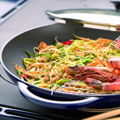 Wok in ghisa smaltata francese rossa Chasseur da 16 pollici con coperchio in vetro