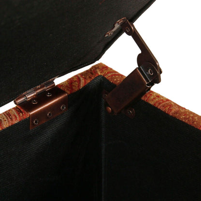 Panca contenitore imbottita Copper Grove Muscari con finiture a borchie