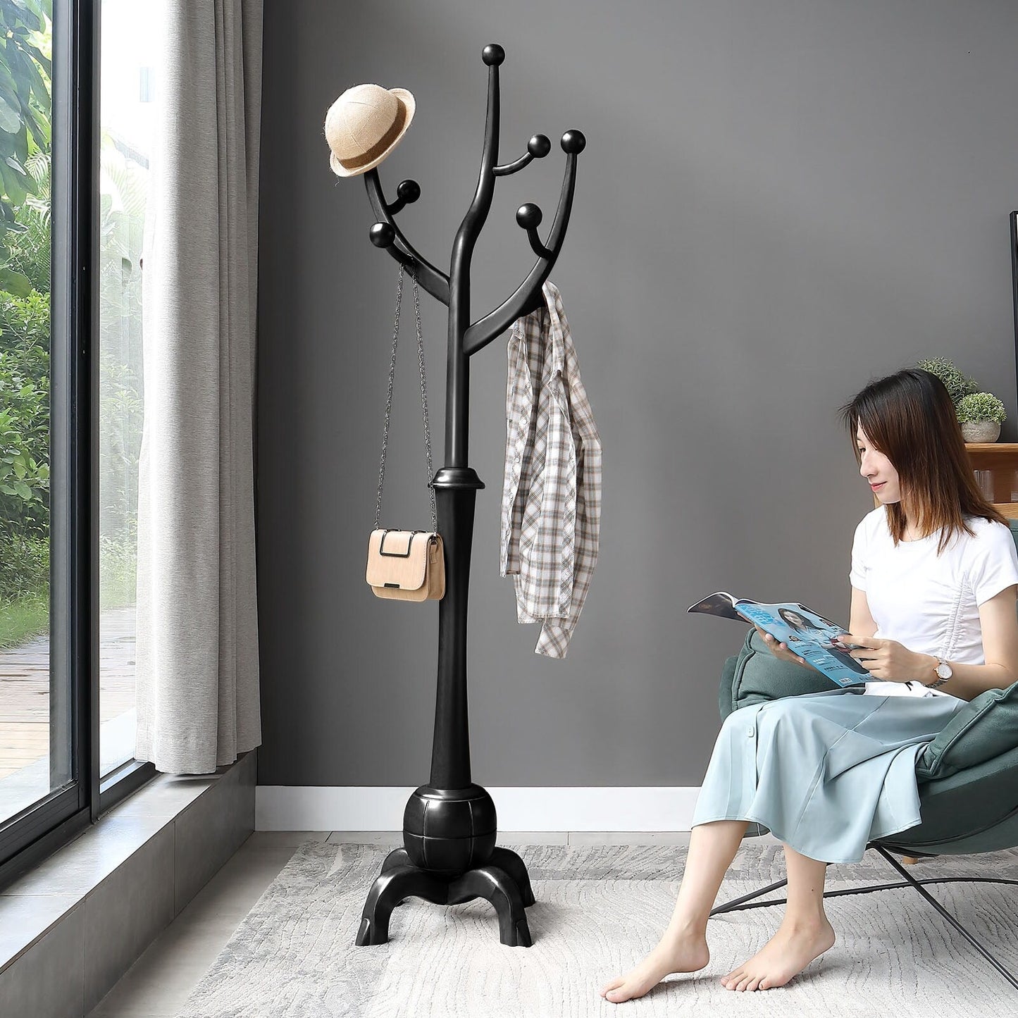 Appendiabiti indipendente in legno di caucciù con 8 ganci - 24,5 L x 70,87 A