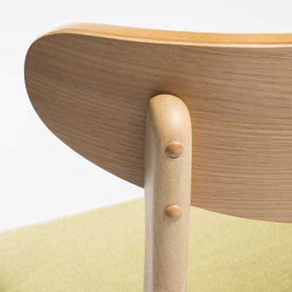 Sedia da pranzo Abrielle in legno di caucciù imbottita in stile moderno di metà secolo (set di 2) di Christopher Knight Home