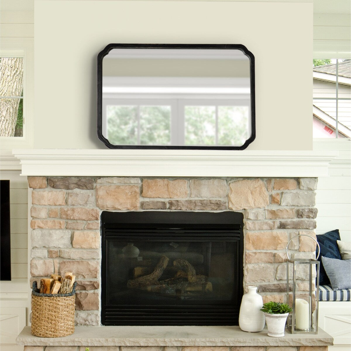 Specchio da parete quadrato in legno di Kate e Laurel Marston