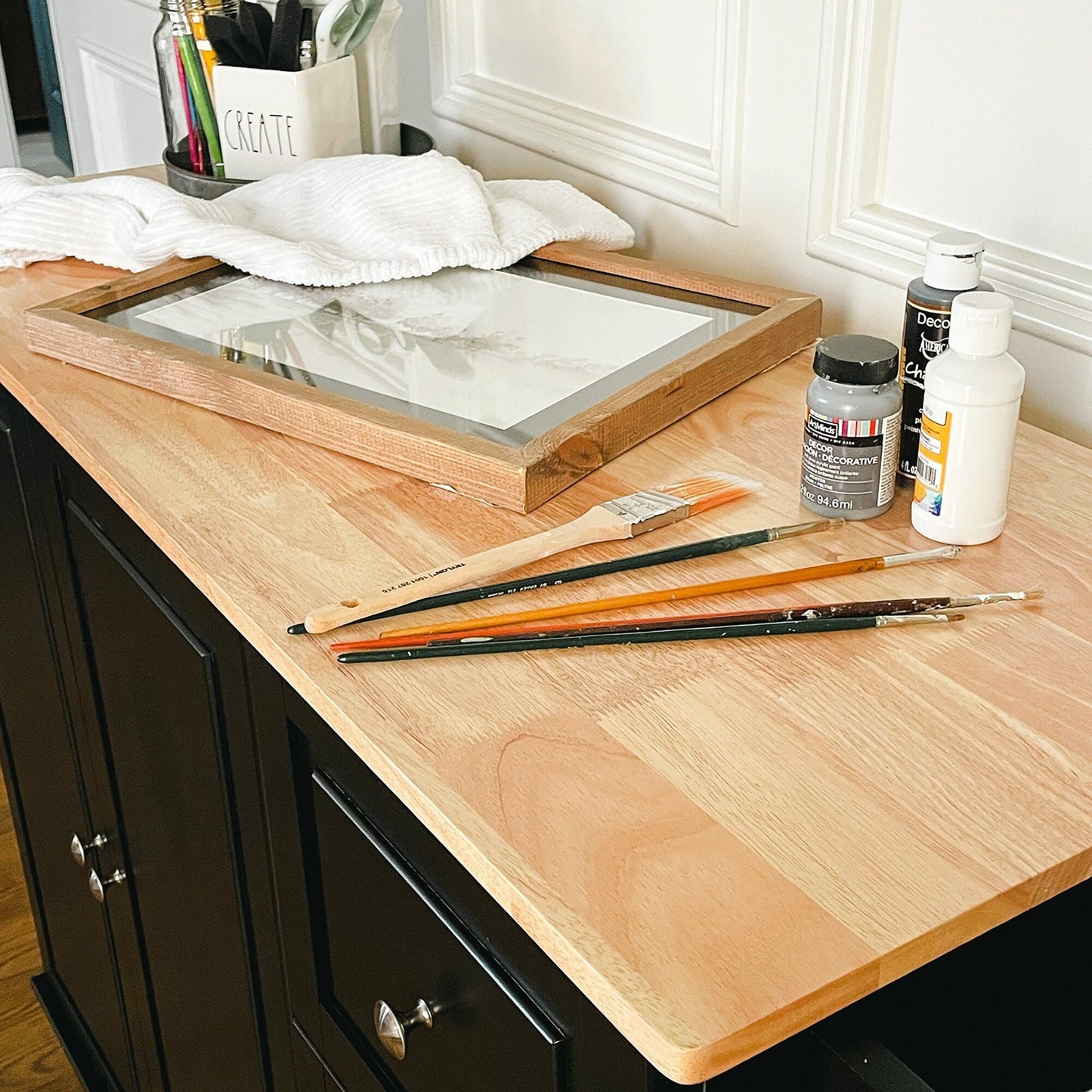 Carrello da cucina Sophia &amp; William con ribaltina e piano in legno di caucciù, carrello da cucina con ruote e ampio mobiletto portaoggetti