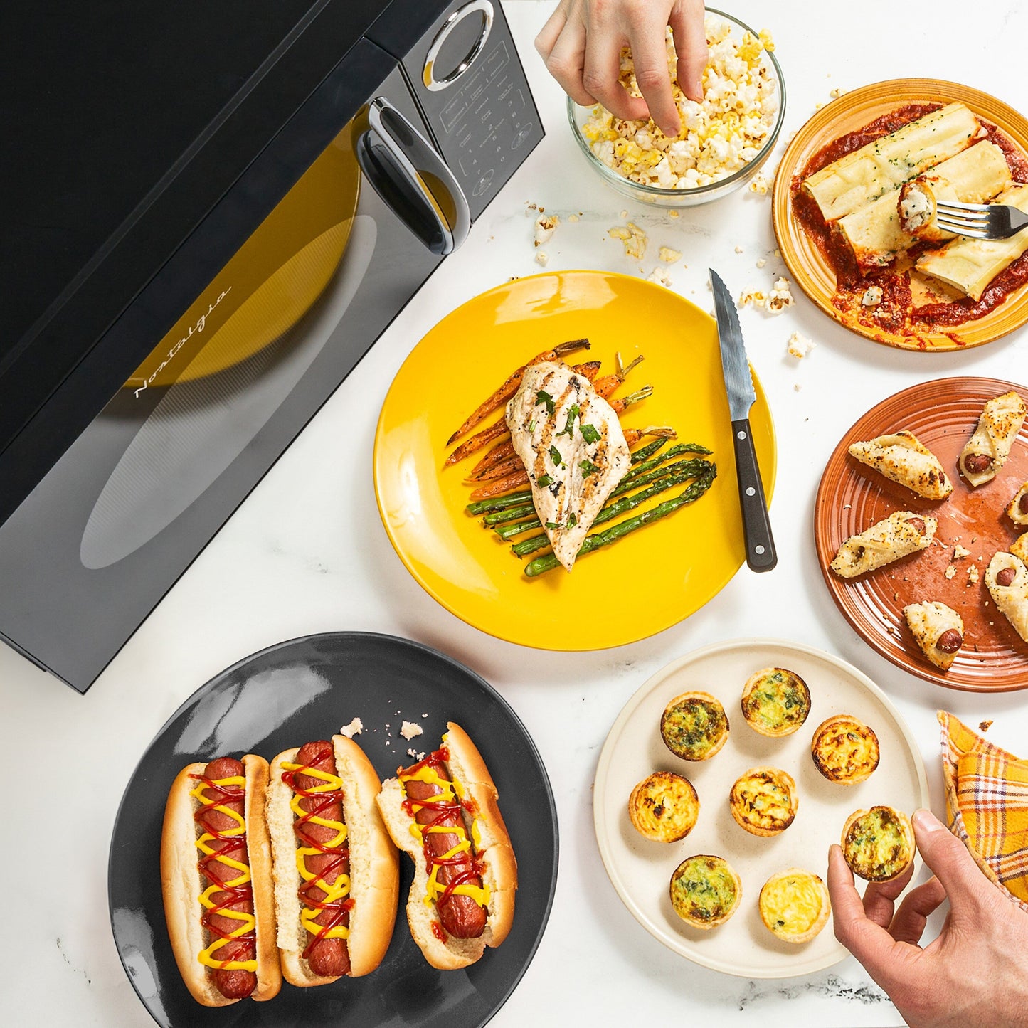 Forno a microonde da banco Nostalgia Retro da 0,9 piedi cubi