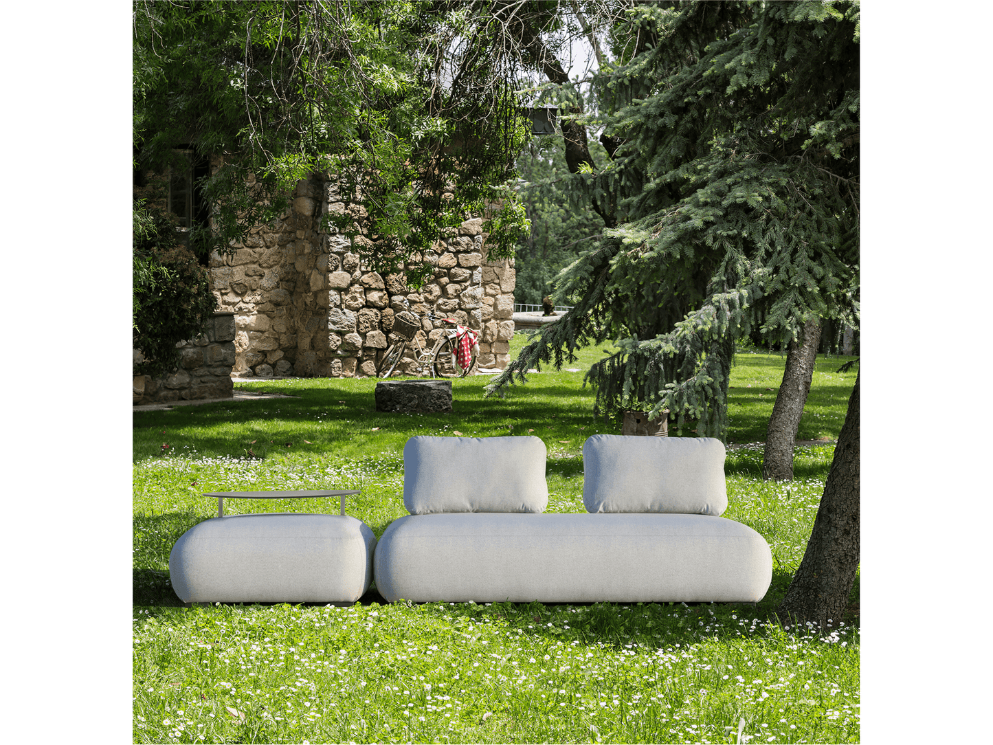 Madi Ottaman con tavolo