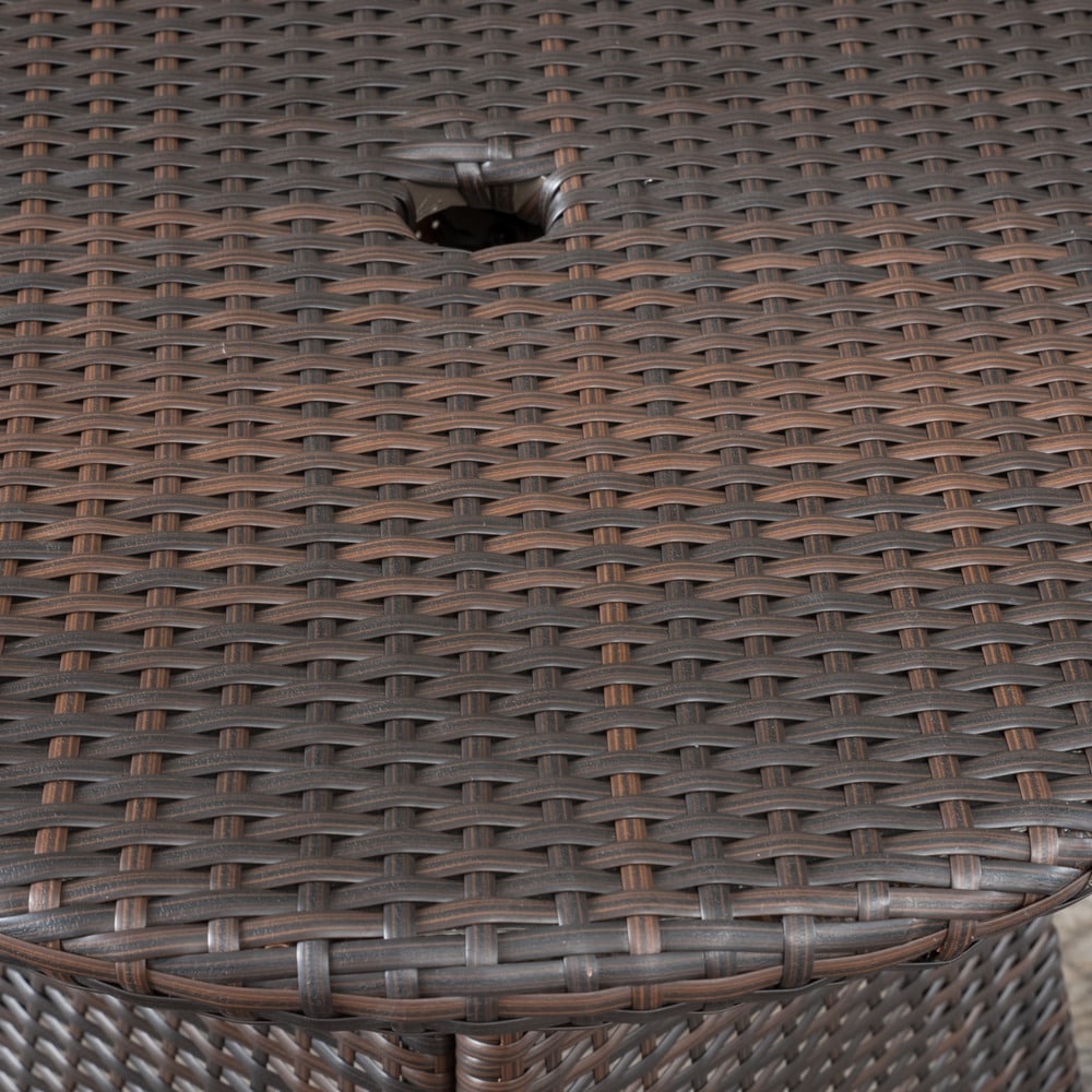 Set da bistrot in vimini da 3 pezzi Peterson Outdoor con cuscini di Christopher Knight Home