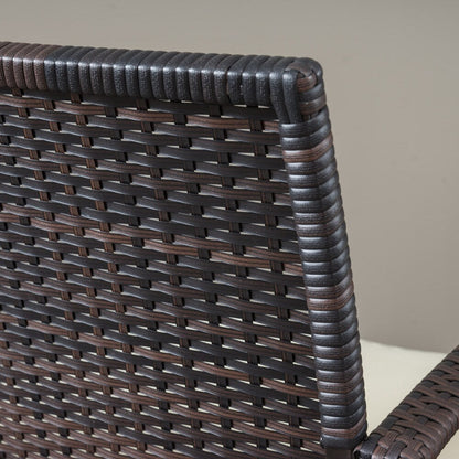 Set da bistrot in vimini da 3 pezzi Peterson Outdoor con cuscini di Christopher Knight Home