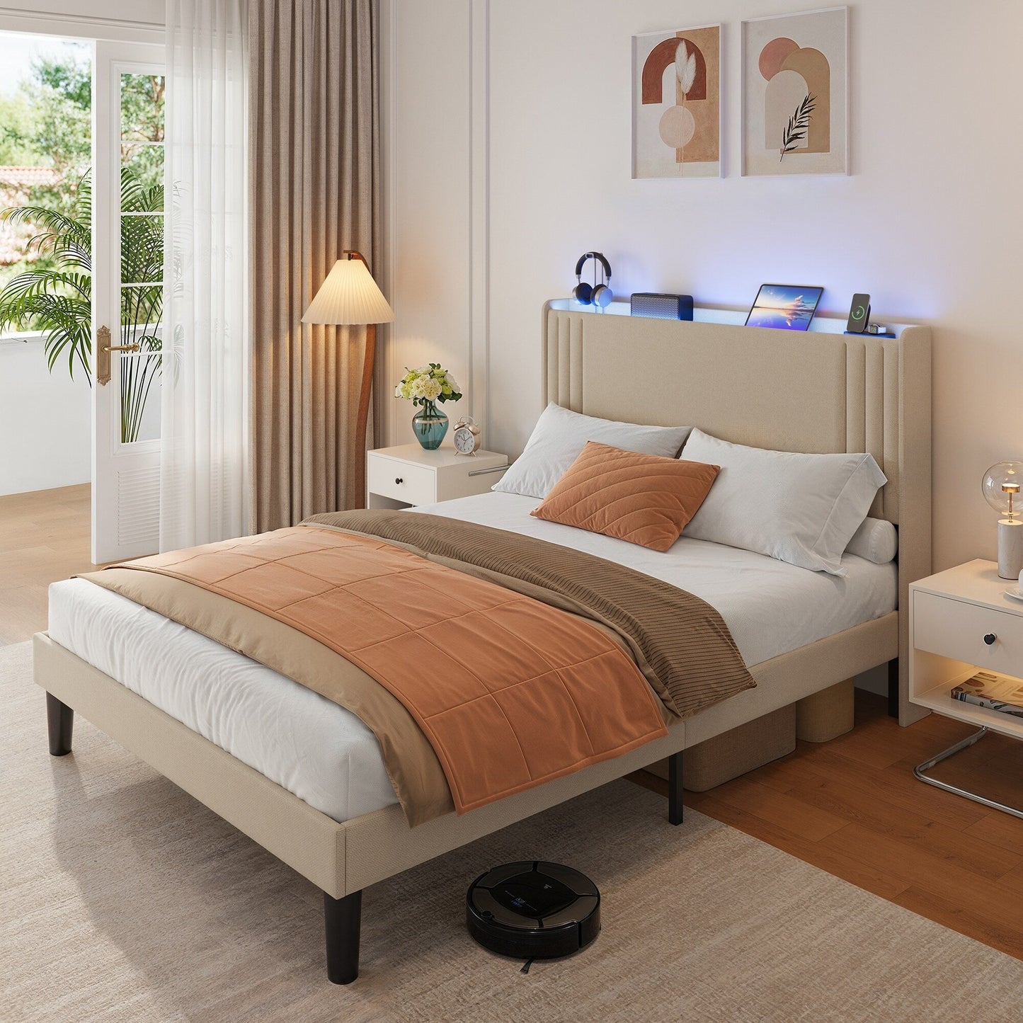 Letto imbottito con canali verticali queen/full e testiera wingback