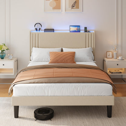 Letto imbottito con canali verticali queen/full e testiera wingback