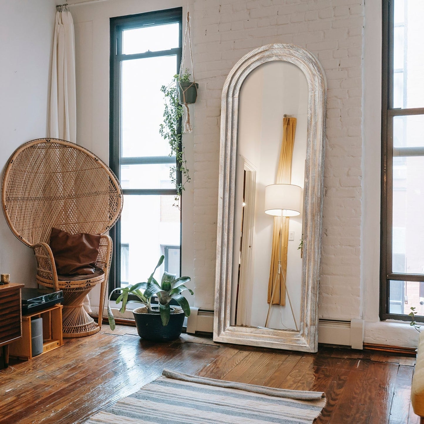 Specchio da terra a figura intera in legno anticato ad arco rustico Dovelina