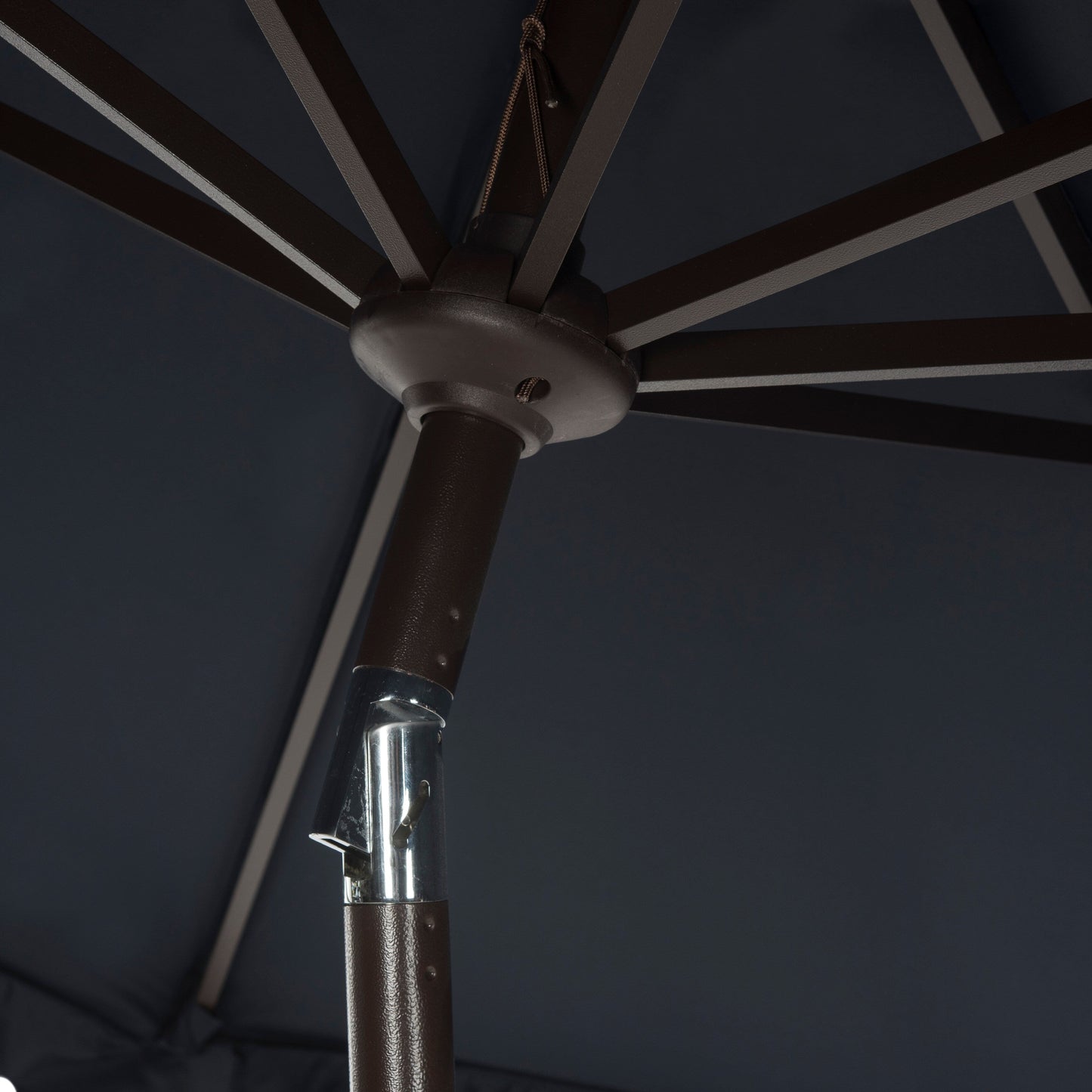 SAFAVIEH Gebbine Elegante ombrello da 9 piedi