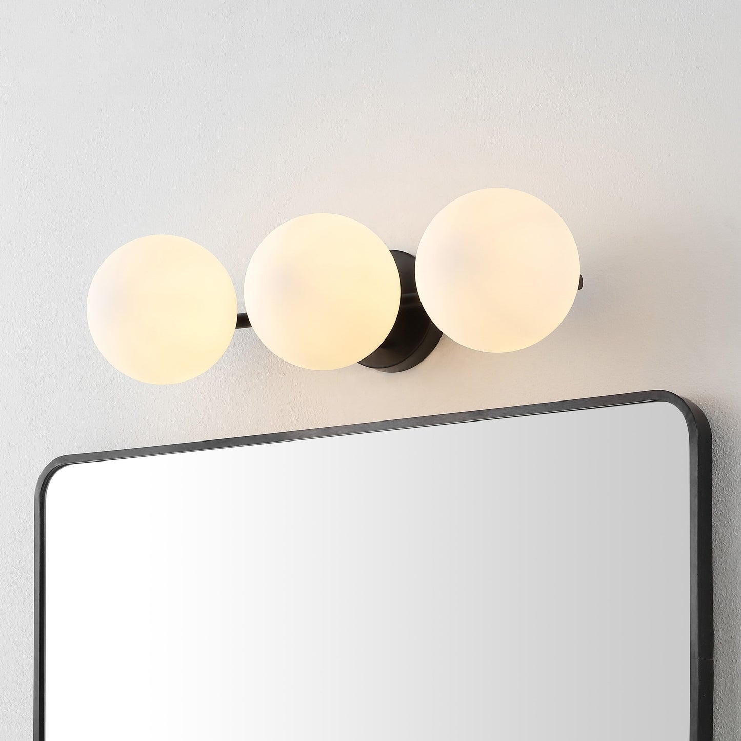 Applique da parete tradizionale Lambrini 21 di SAFAVIEH Lighting (3 lampadine) - 6 L x 8 P x 21 A - 21 L x 8 P x 6 A