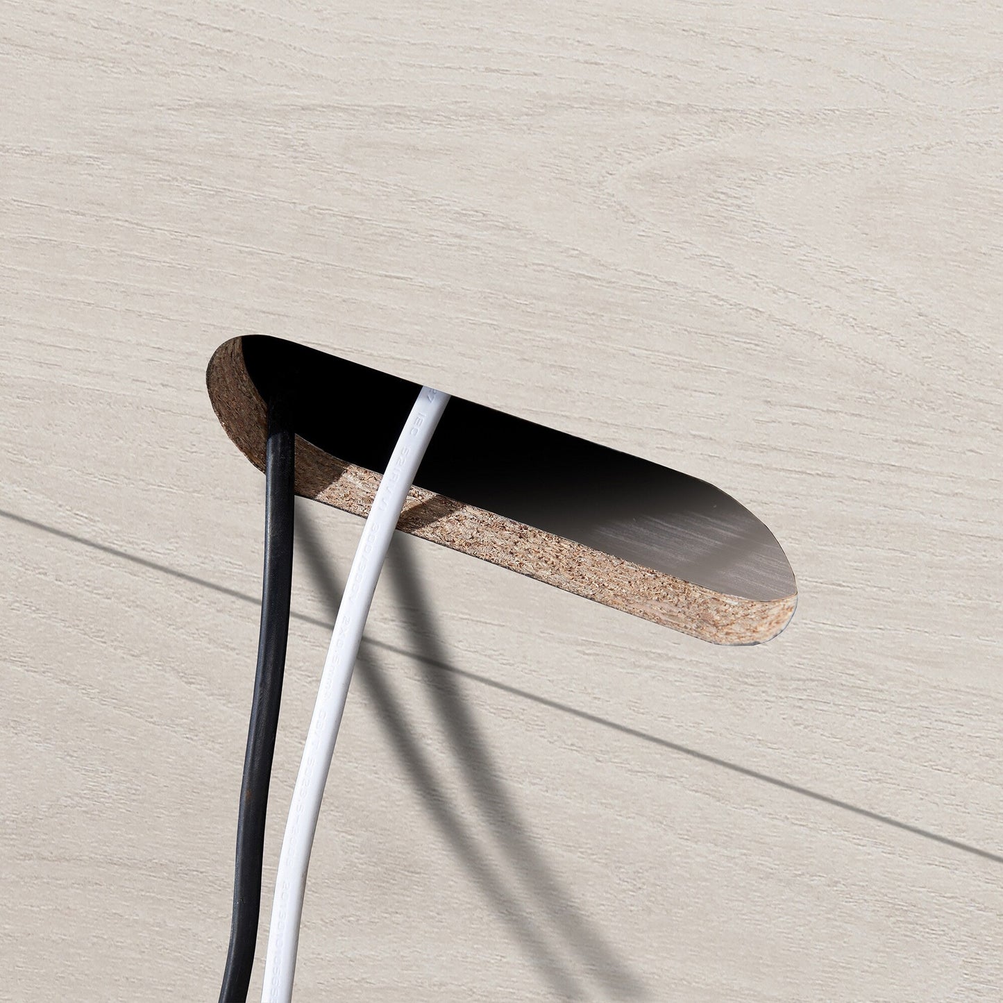 Supporto TV rettangolare Tillman per TV fino a 75