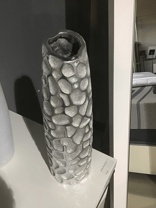 Vaso in argento in pietra di fiume