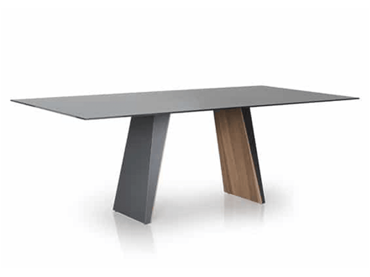 Tavolo da pranzo senza tempo